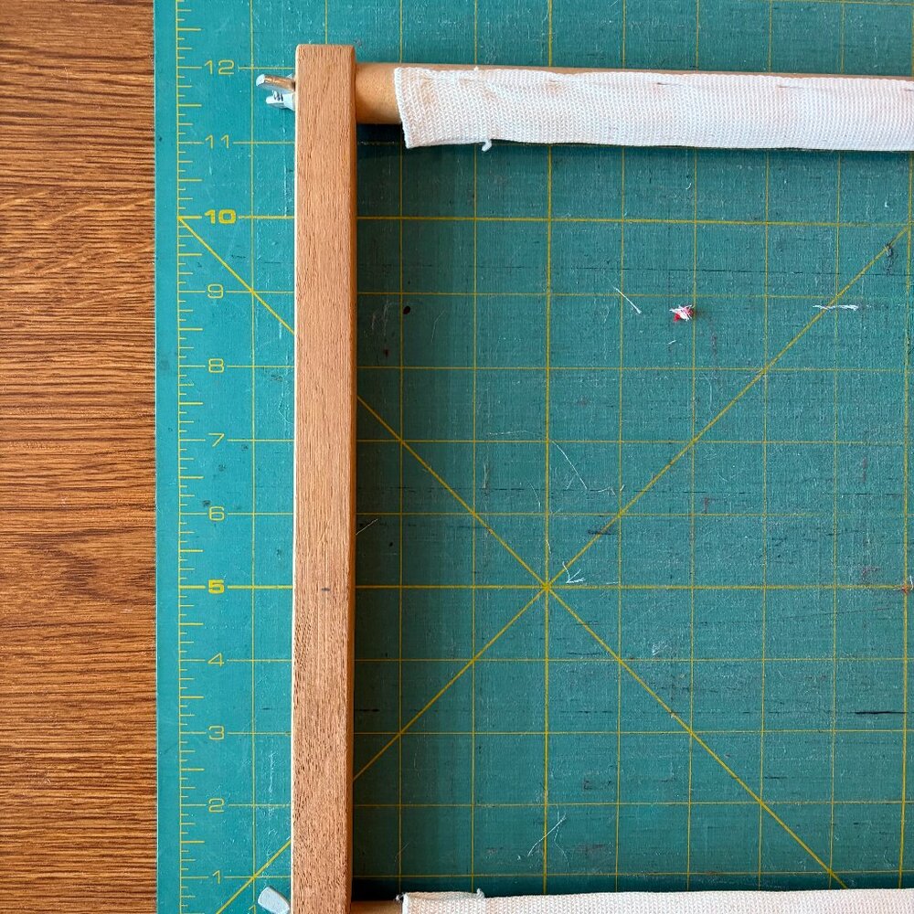 Wooden scroll frame 21"x12" for needlework projects - Picture 8 of 9